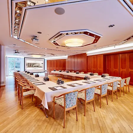 アム バダーシー 4* グライナウ