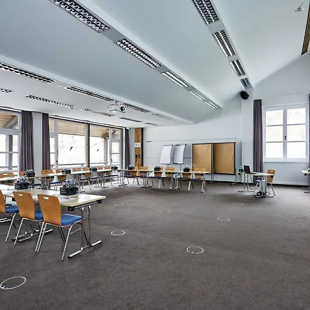 アム バダーシー ホテル 4*