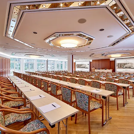 ホテル アム バダーシー グライナウ