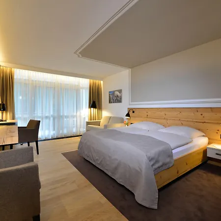 アム バダーシー ホテル 4*