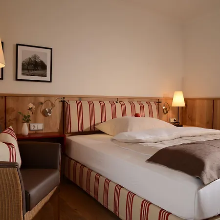 アム バダーシー グライナウ