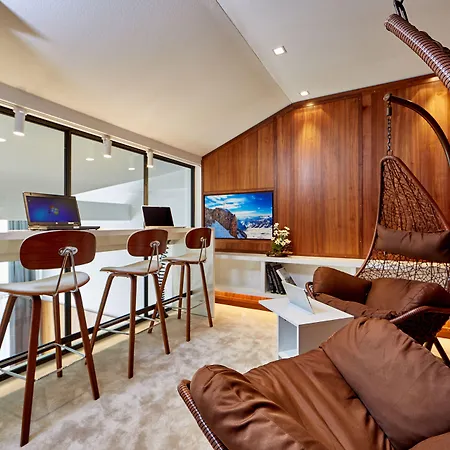 アム バダーシー 4*