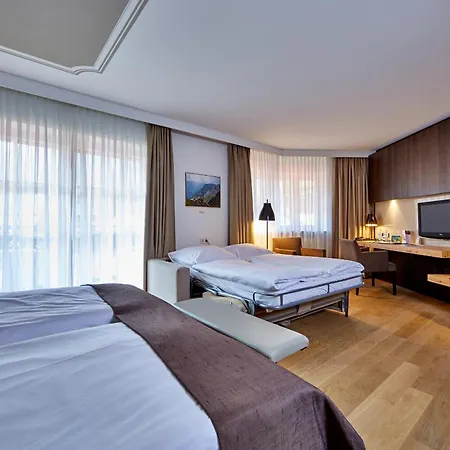 فندق Am Badersee 4*