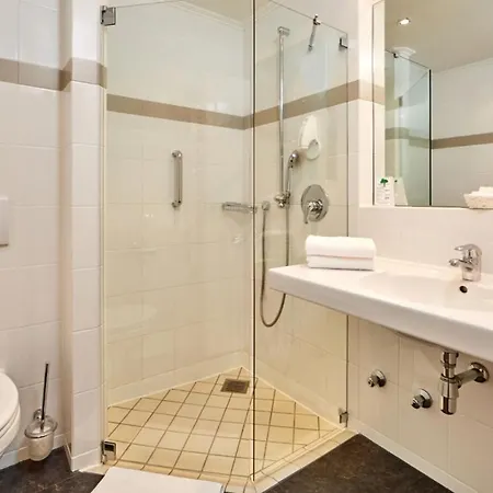 Hotel Am Badersee 4*